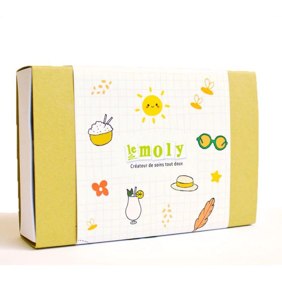 Coffret de mini cosmétiques bio et naturels : déodorant, nettoyant visage, huiles végétales, beurre de karité