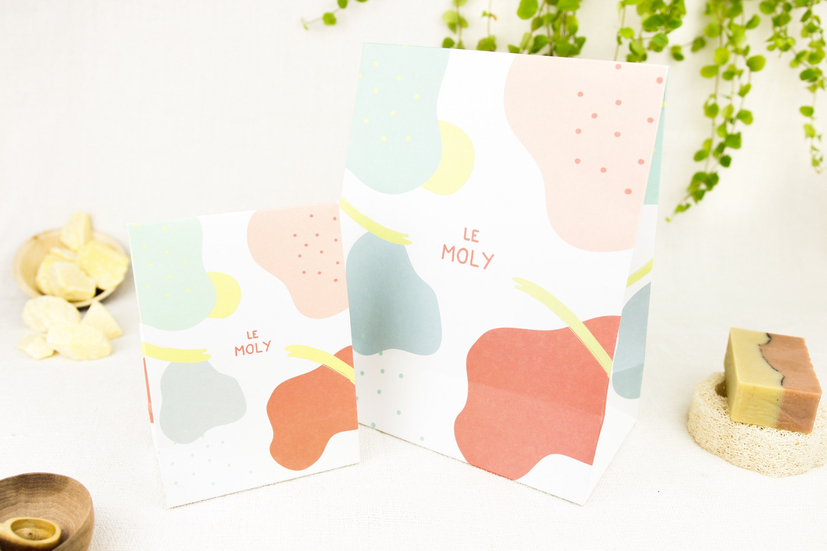 Pochette cadeau papier grand et petit format