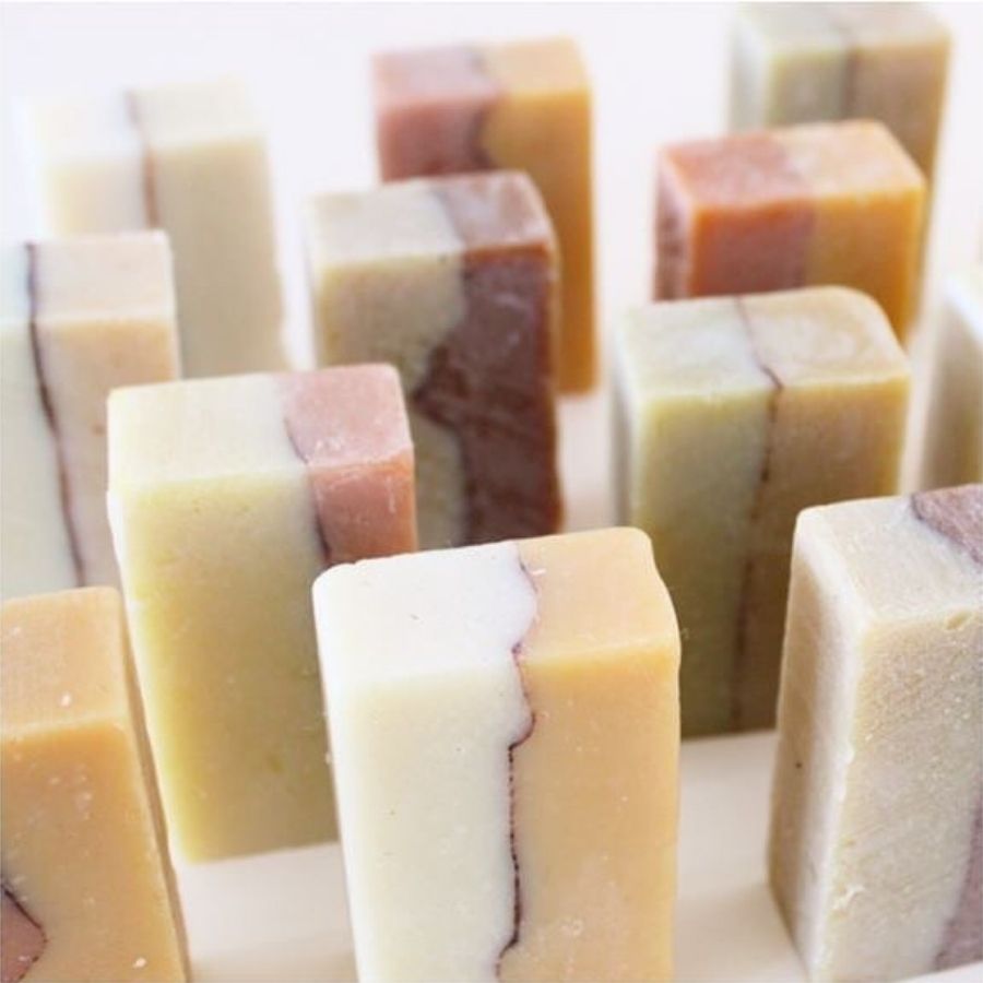 Savon saponifié à froid déclassé, réformé